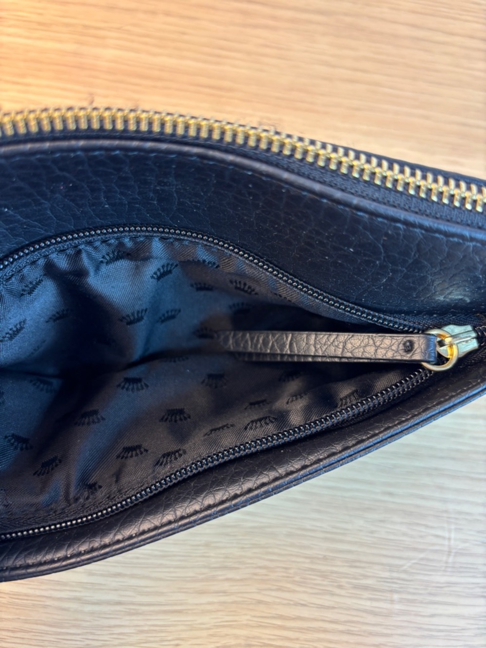 Juicy Couture Black Gold Reflective Wristlet Y2K-style - Picture 3 of 10